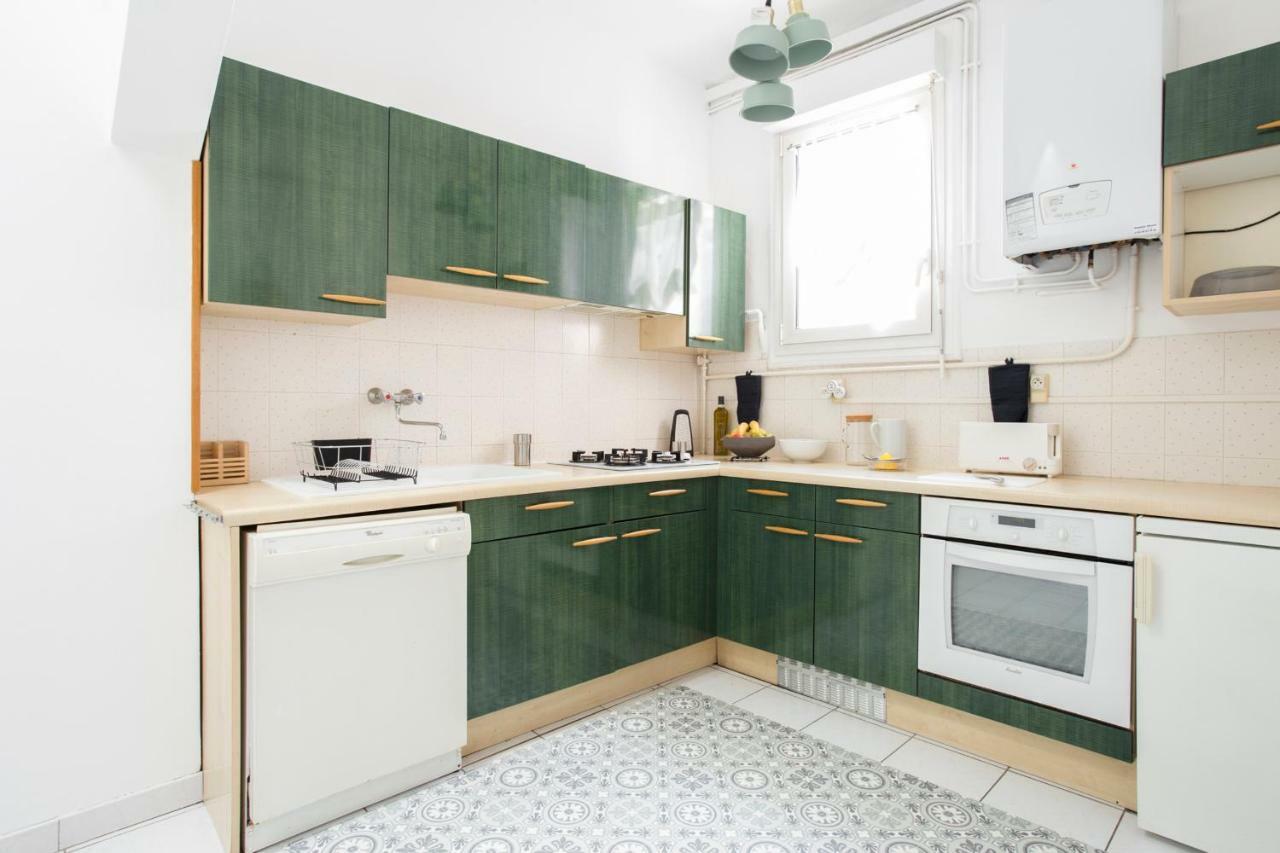 Coachella Vintage Chic In The Heart Of St Charles Biarritz Apartment Exterior photo